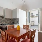 Appartement Yellow House Downtown